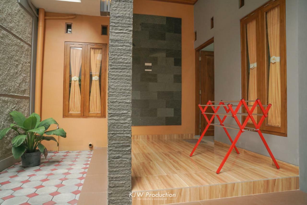 M Stay Guest House Jogja يوغياكارتا المظهر الخارجي الصورة